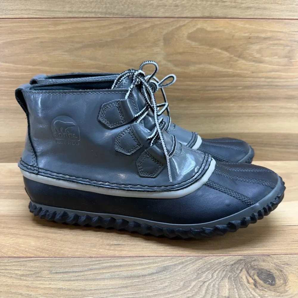 Sorel Out N About Boots Womens 9 Gray Patent Leather Waterproof Snow Boots